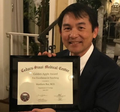 Dr. Bui Receives the Golden Apple Award for Excellence in Teaching – Cedars Sinai